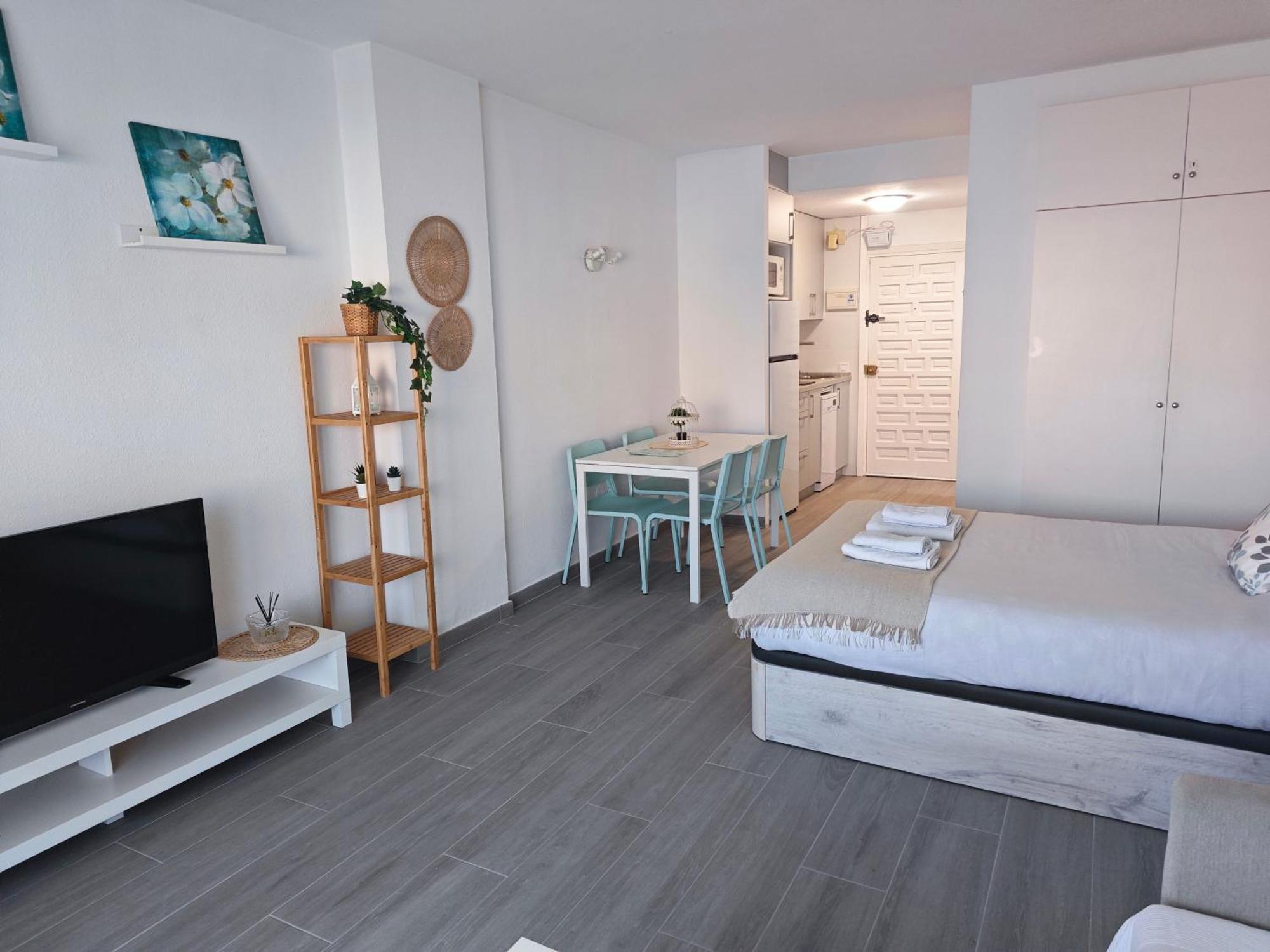 Benalbeach Casa Kito Suite 1ª Linea De Playa Benalmadena Bagian luar foto